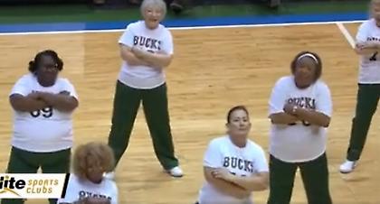 Οι τσιρλίντερ... τρίτης ηλικίας των Μπακς έδωσαν ρέστα (video)