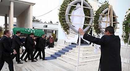 Πλήθος κόσμου και συγκίνηση στο τρισάγιο για τον Τάσσο Στεφάνου (pics)