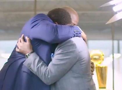 ΣΥΓΚΛΟΝΙΣΤΙΚΟ: Τα δάκρυα Μάτζικ Τζόνσον – Αζάια Τόμας και η Dream Team του ’92 (video)