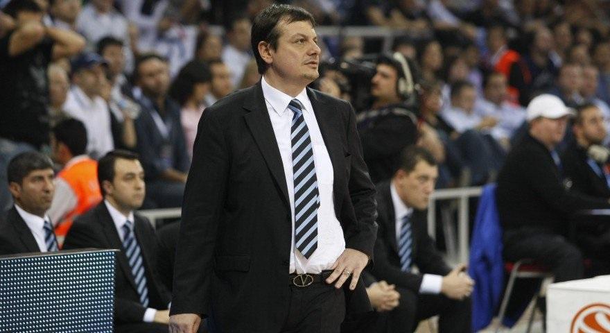 Αταμάν: «Πανέξυπνος στην επίθεση ο Ολυμπιακός με Σπανούλη»