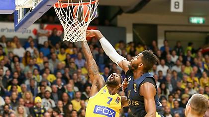 «Γονάτισε» τη Φενέρ η Μακάμπι