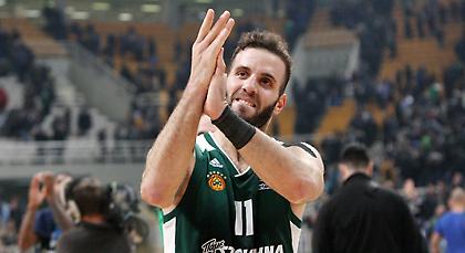 Η χαρά του Παππά για το τριήμερο ρεπό! (pic)