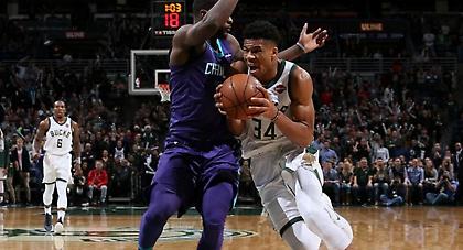 Το «καθάρισε» ο Γιάννης, νίκη με ανατροπή για Μπακς (video)