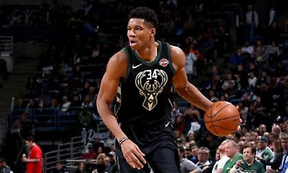 Αντετοκούνμπο: Τον… προστατεύουν οι Μπακς σε κάθε ευκαιρία