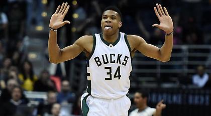 Ολη η οικογένεια Αντετοκούνμπο στηρίζει Γιάννη!