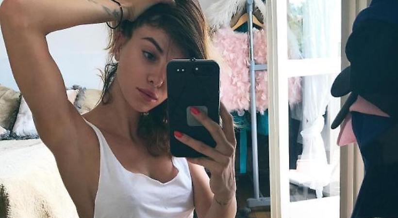 Η Valentina Fradegrada θα σε… κολάσει χριστουγεννιάτικα (pics)