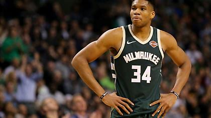 Έτοιμος να αγωνιστεί στο… RAW ο Γιάννης Αντετοκούνμπο