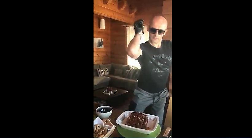 Τρελό γέλιο: Ο «Τζόλε» μιμείται τον Τούρκο σεφ (video)