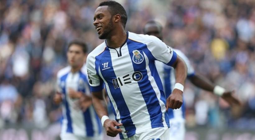 Τσακίρης: «Έχει μείνει πίσω του Ερνάνι»