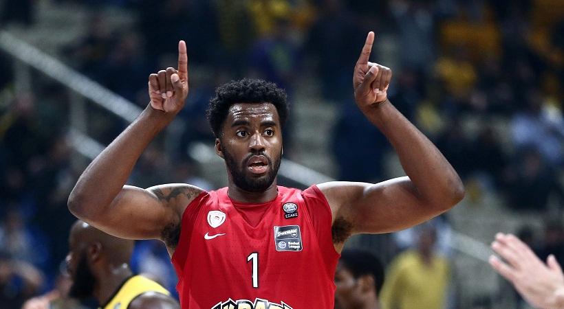 Αποθέωση στο αεροπλάνο της επιστροφής, εντυπωσιασμένος ο ΜακΛίν (video)