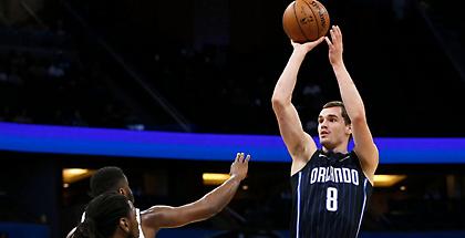 Με παπούτσια Super Mario ο Χεζόνια (pic)