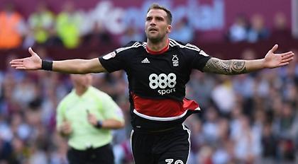 Τουλάχιστον παίζει και «πυροβολάει» στο… Football Manager ο Βέλλιος (pic)