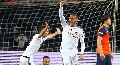 Πανηγυρίζει για τη διαφαινόμενη πώληση του Τοσούν στην Έβερτον η Μπασακσεχίρ!