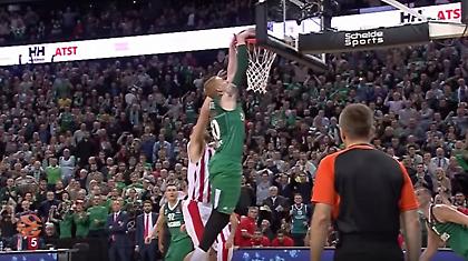 Ο δήμιος του Ολυμπιακού στην πρώτη θέση του Top 10 (video)