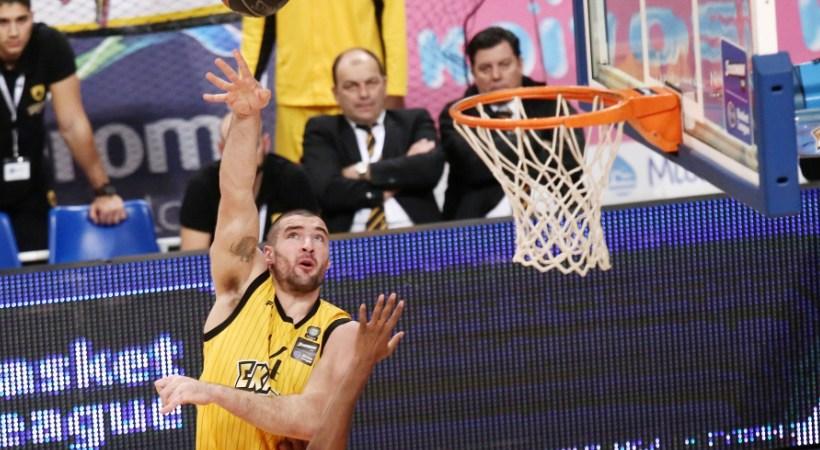 Στη 12άδα της ΑΕΚ ο Καββαδάς!