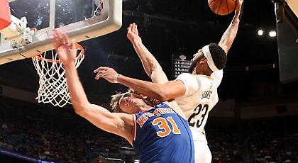 Ο Ντέιβις διέλυσε τον Μπέικερ! (video)