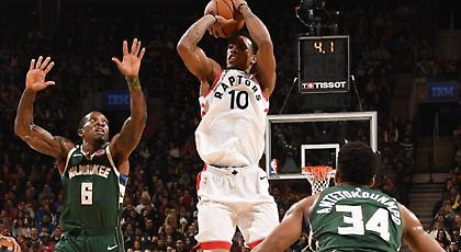 Λύγισαν από τον απίθανο ΝτεΡόζαν οι Μπακς του εξαιρετικού Giannis