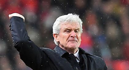 Τα πήρε και σηκώθηκε κι έφυγε από τη συνέντευξη Τύπου ο Χιουζ