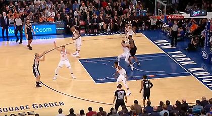 Ο Τζινόμπιλι βάζει τρίποντο με πάσα και ο Πόποβιτς σκάει στα γέλια (video)