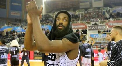 Ξανά εκτός ο Τζόουνς