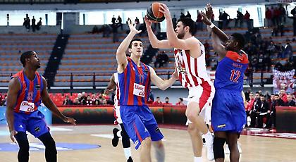 Παπανικολάου: «Πιάσαμε υψηλά στάνταρ στην άμυνα»