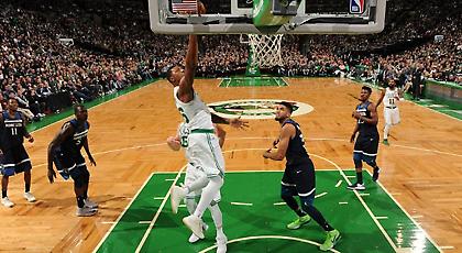 Ζορίστηκαν, αλλά ήταν… Σμαρτ οι Σέλτικς