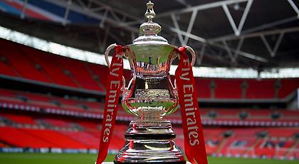 Σταχτοπούτες με και χωρίς... γοβάκι σε αυτό τον γύρο!