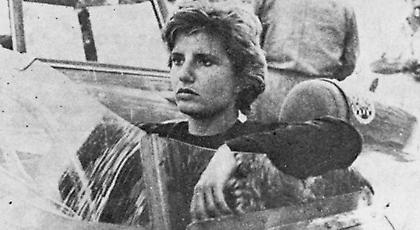 «Το μοναδικό κράνος που πρέπει να φορά μια γυναίκα είναι εκείνο στο κομμωτήριο»