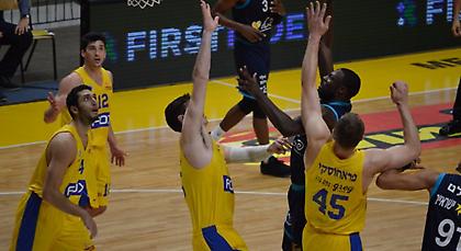 Επίδειξη δύναμης από τη Μακάμπι