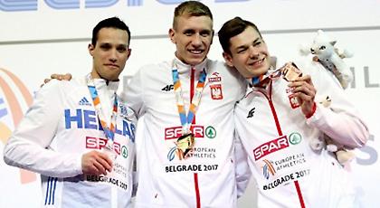 Επιστρέφει δυναμικά στις επάλξεις ο Φιλιππίδης