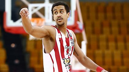 Μέσα ο Ρόμπερτς, ερωτηματικό ο Στρέλνιεκς