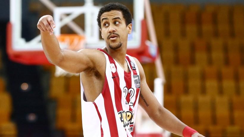 Μέσα ο Ρόμπερτς, ερωτηματικό ο Στρέλνιεκς