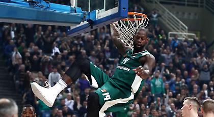 Τους κάρφωσε… στα καλάθια ο Γκιστ! (video)