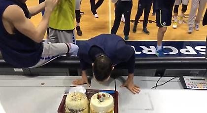 Έσβησε κεράκια μετά την προπόνηση ο Σλούκας (video)