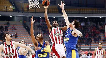 Έτσι «καθάρισε» ο Ολυμπιακός τη Μακάμπι (video)