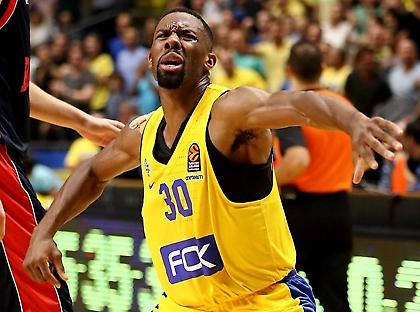 Η δυσαρέσκεια του Νόρις Κόουλ για τις βολές του Ολυμπιακού