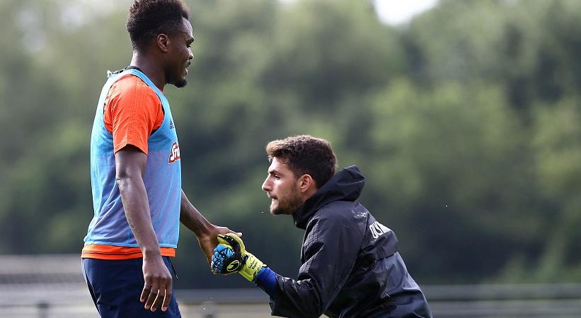 Προβληματισμός για Εμενίκε, Καρσελά - Ενδιαφέρον από Ελλάδα για Καπίνο