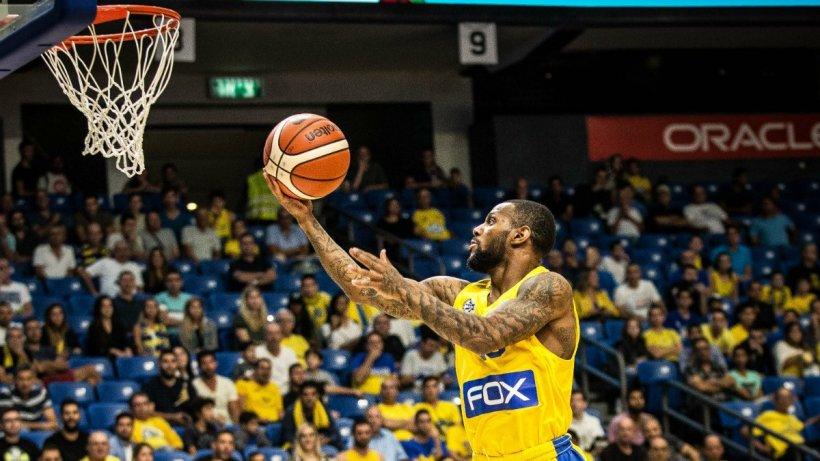 «Χόρεψε» την άμυνα του Ερυθρού Αστέρα ο Τζάκσον (video)