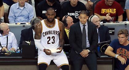 Λεμπρόν: «Ποτέ δεν είχα στην καριέρα μου τέτοια ήττα»