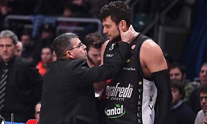 Έπαιξε μπουνιές με αντιπάλους ο Τζεντίλε! (video)