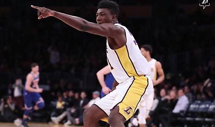 Καθήλωσαν τους Νικς οι Λέικερς, ξέρανε τους Πίστονς ο Ντινγουίντι