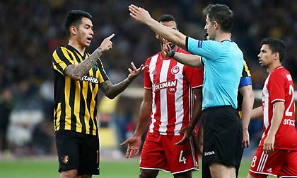 Ο Σιδηρόπουλος στο Ολυμπιακός-ΑΕΚ