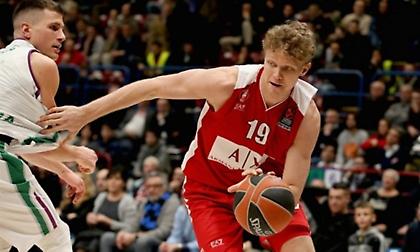 «Λύτρωσε» την Αρμάνι ο Κουζμίνσκας