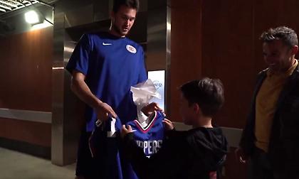 Το δώρο του Γκαλινάρι στον Ντελ Πιέρο και τον γιο του (video)