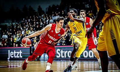 Δεν χάνει πουθενά η Μονακό, έριξε έκτη την ΑΕΚ η Βενέτσια