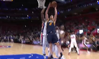 Το σωτήριο καλάθι του Ινγκλς στην πρώτη θέση του Top 10 (video)