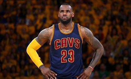 Οι 30.000 πόντοι του ΛεΜπρον σε πέντε γλώσσες (video)