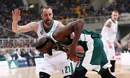 Αιχμές Μιλάκνις: «Υπήρχε πίεση στους διαιτητές»