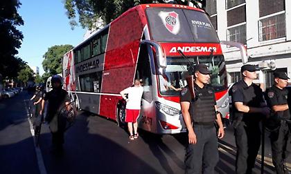 Τηλεφώνημα για βόμβα στο Ουρακάν-Ρίβερ, εκκενώθηκε το γήπεδο!