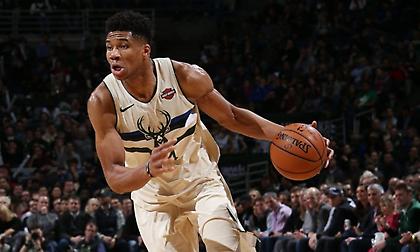 «Όργια» Γιάννη, ασταμάτητοι οι Μπακς